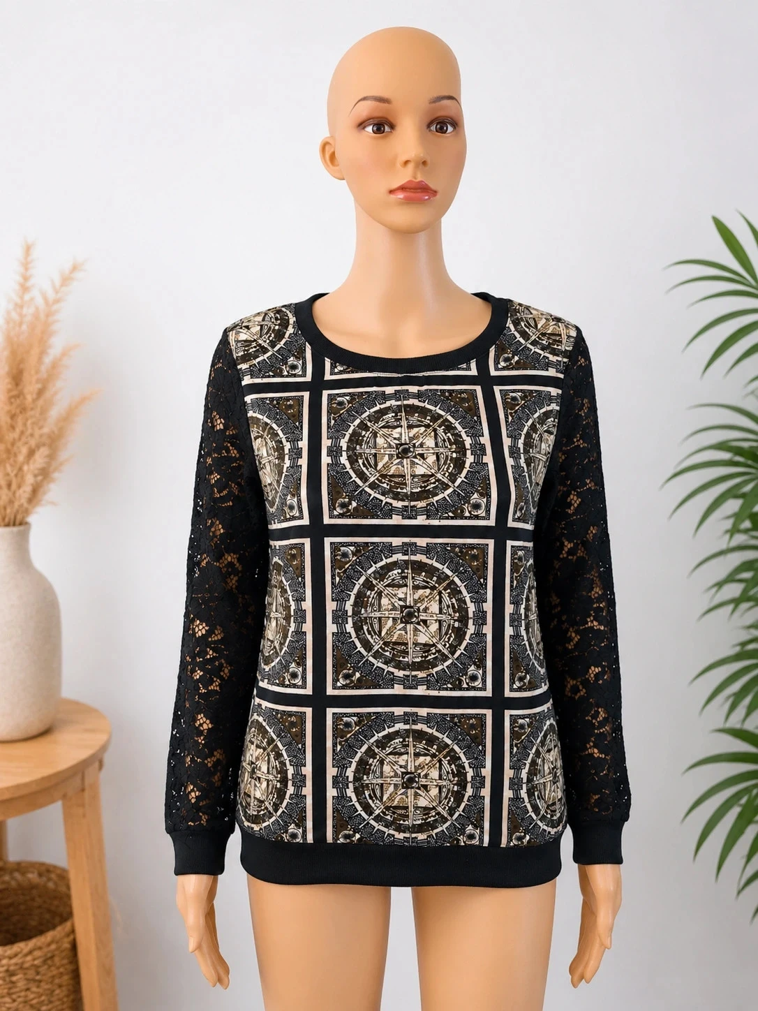 Pull fin femme By Swan Paris T.S noir imprimé graphique manches dentelle